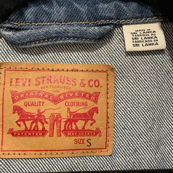 Levi's Ex-Boyfriend Trucker Jacket - Picture 7 of 7